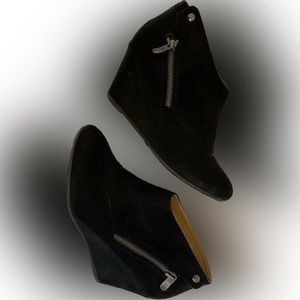 Dressy black wedges